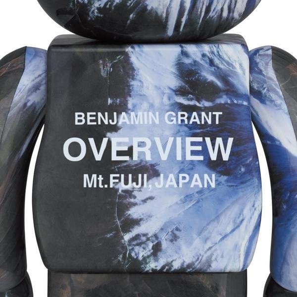400% & 100% Bearbrick set - Fuji Overview (Benjamin Grant)